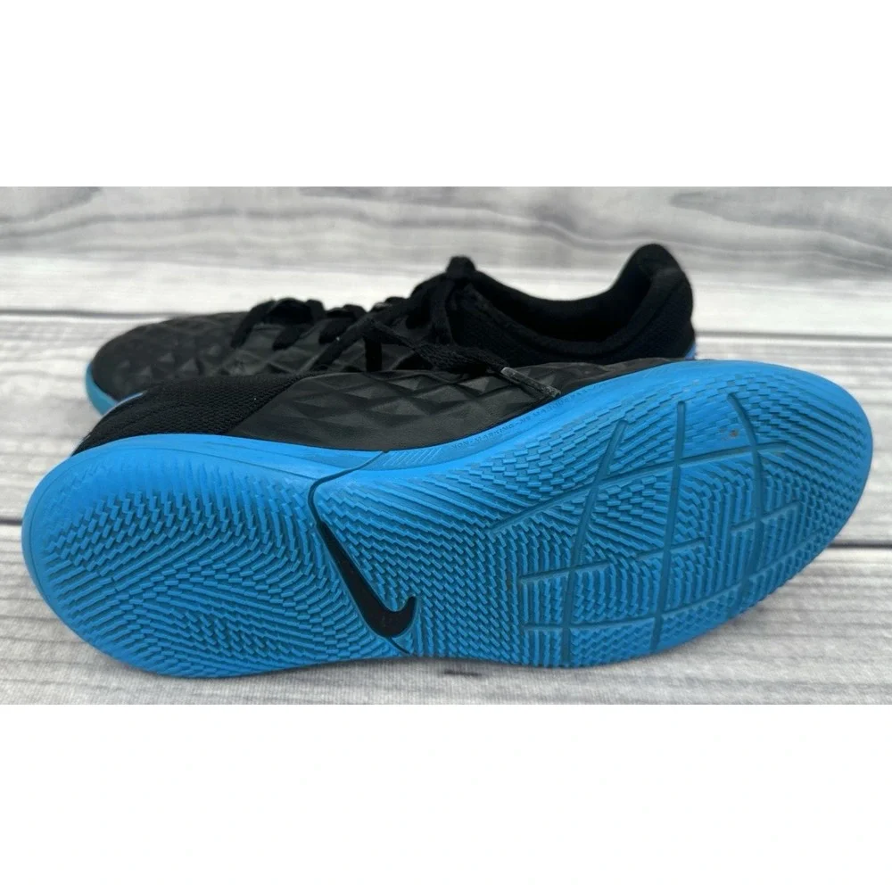 NIKE TIEMPO LEGEND 8 FIRM GROUND INDOOR SOCCER SHOES Youth Size 4 BLACK / BLUE‎